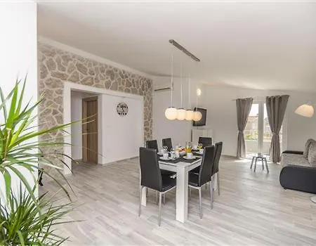 Holday Bita * Vodice